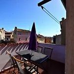 Flora - Family Apartment With Terrace In Centre Of Rovinj